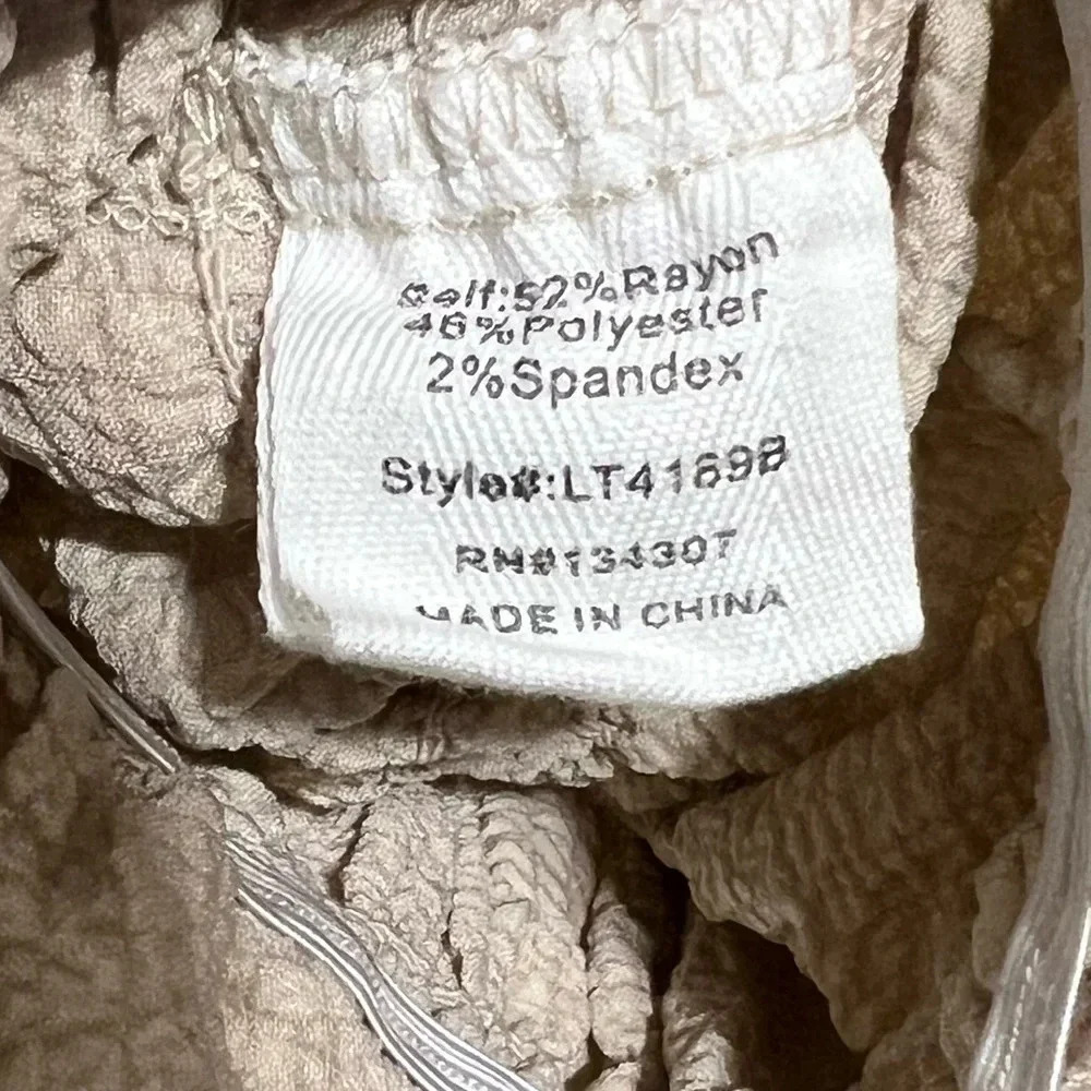 Line & Dot Rayon Blend Pippa Smocked Top Tan/Khaki NWT - Picture 5 of 5